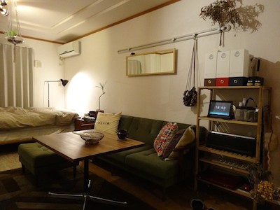 癒しを感じるシンプルな男性の一人暮らしの部屋